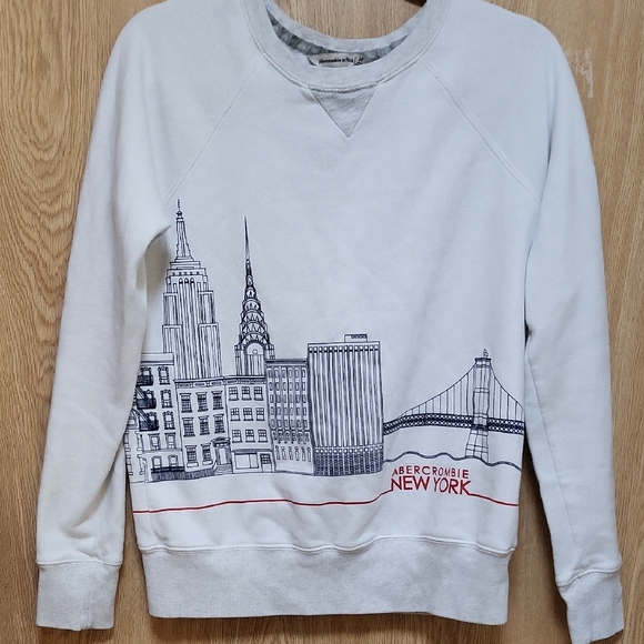 Abercrombie & Fitch Tops - Abercrombie New York Skyline Sweatshirt